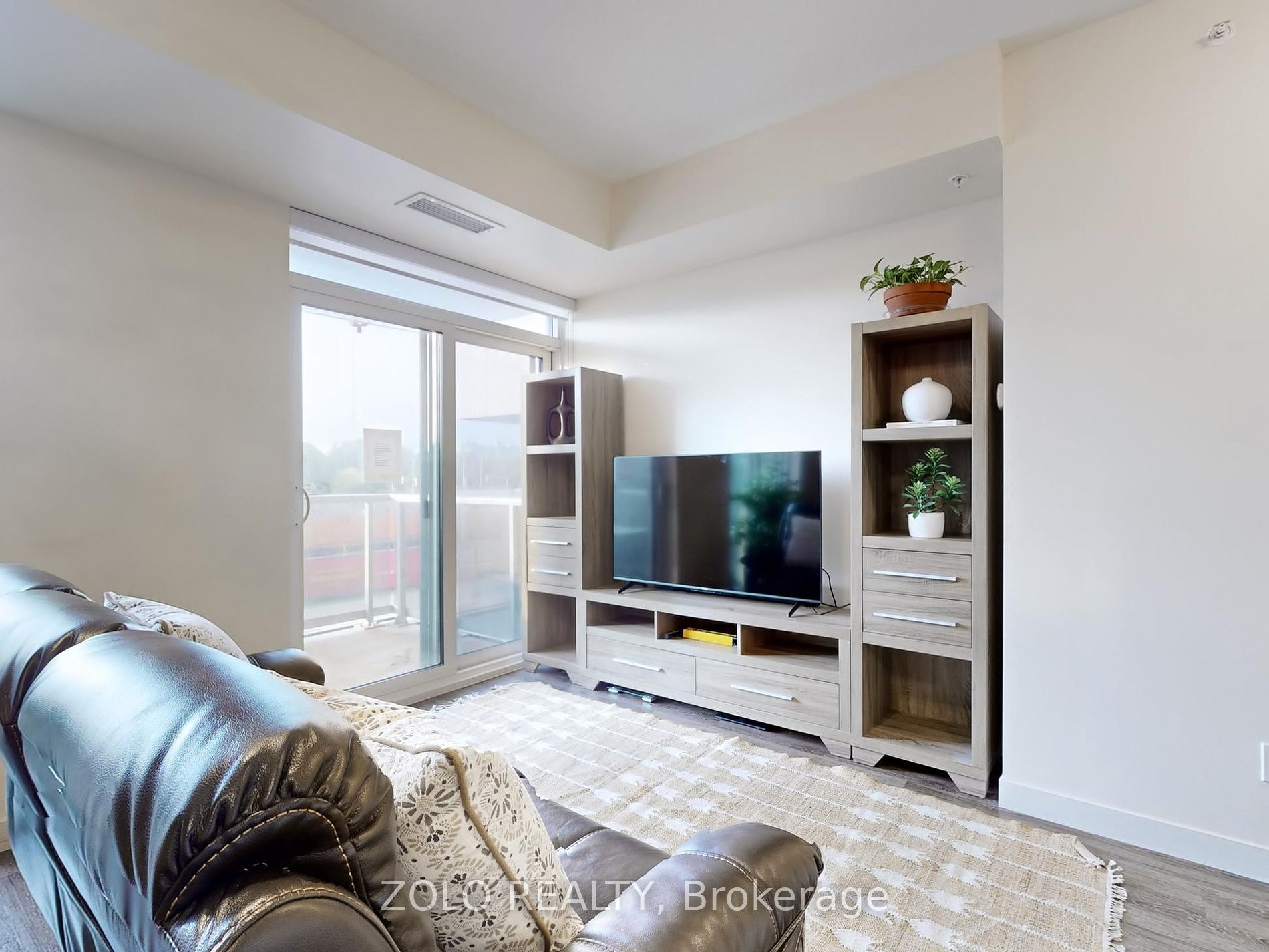 2093 Fairview Street #201