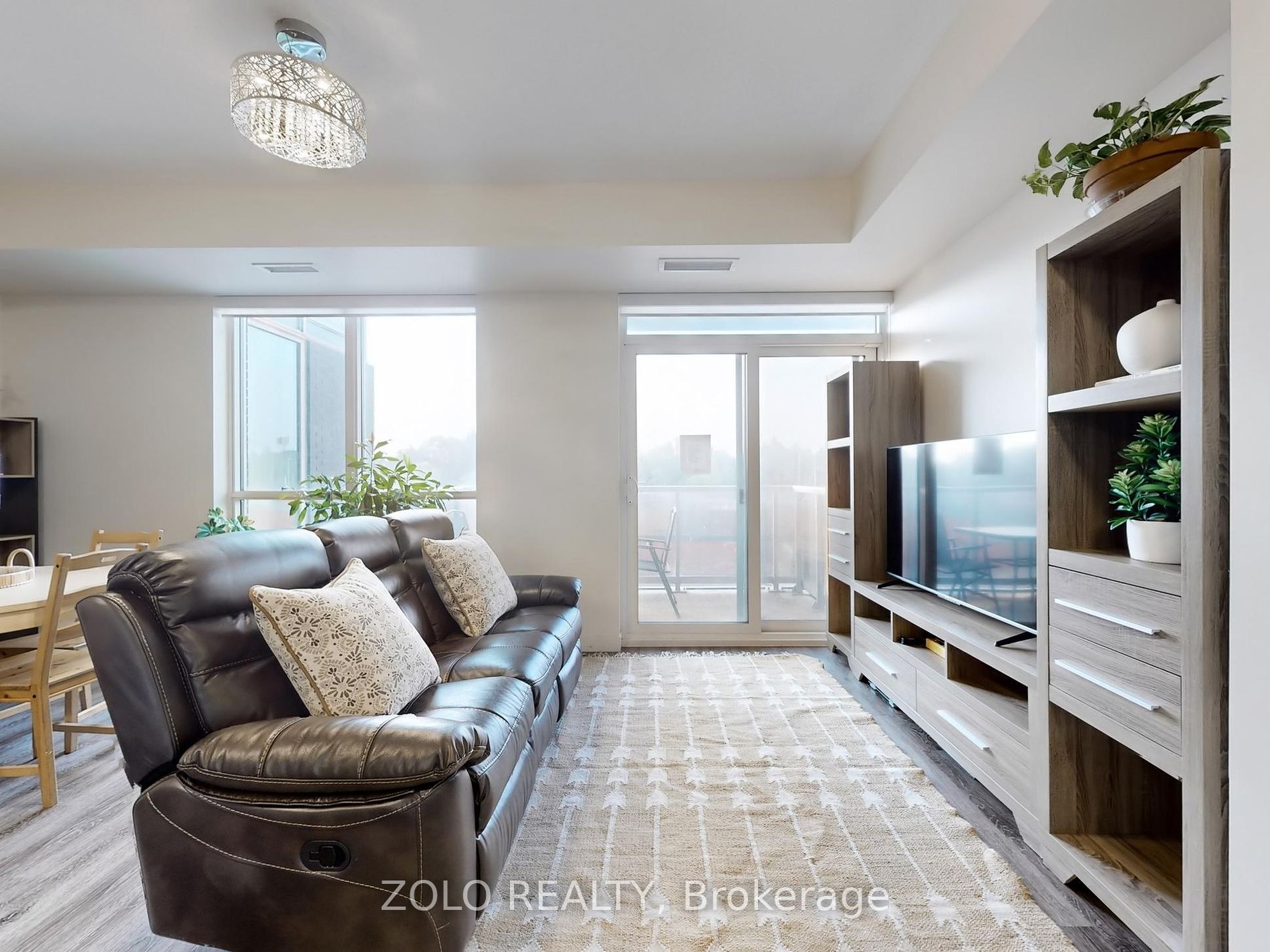 2093 Fairview Street #201