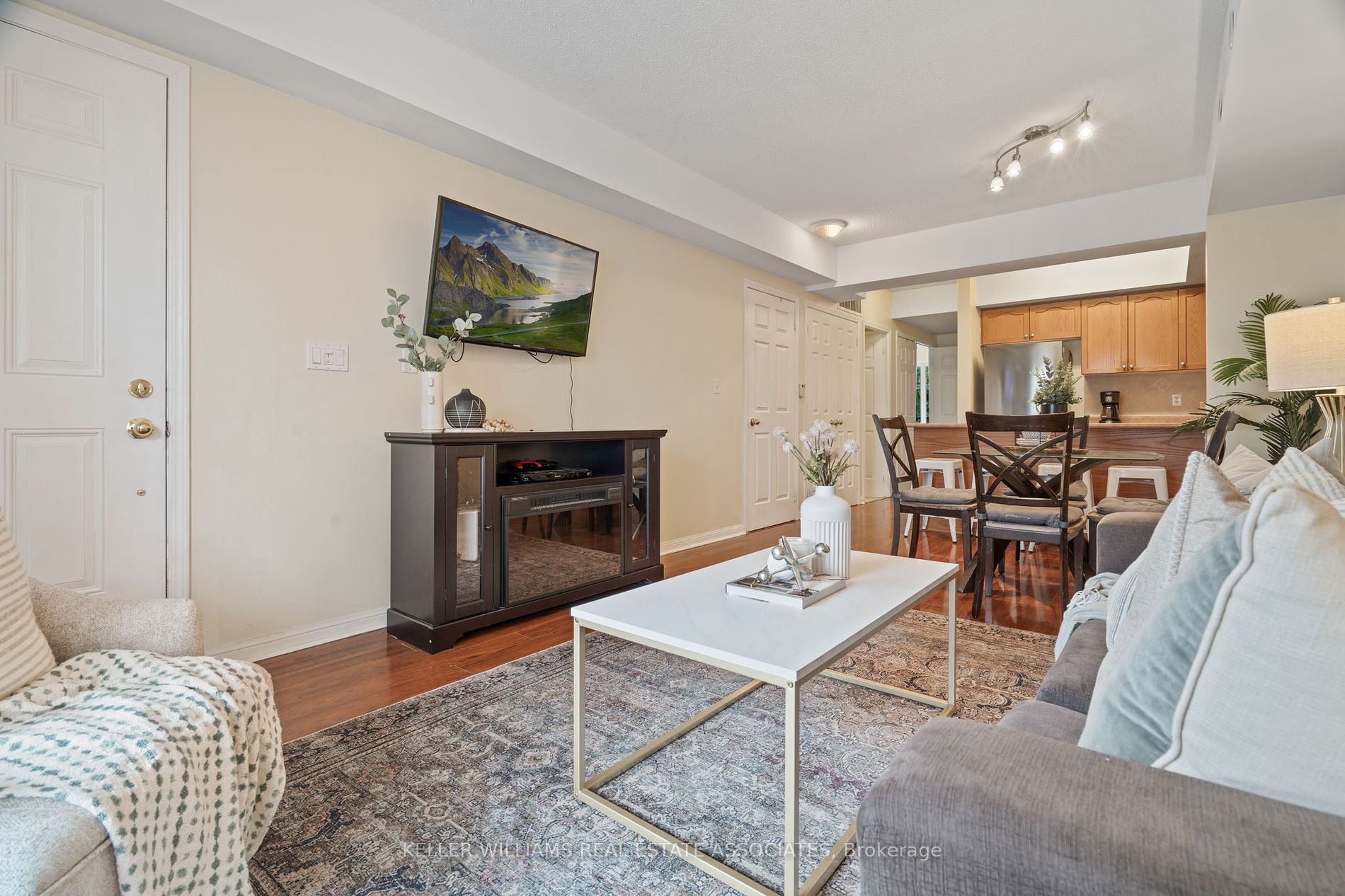 3047 Finch Avenue W #2066