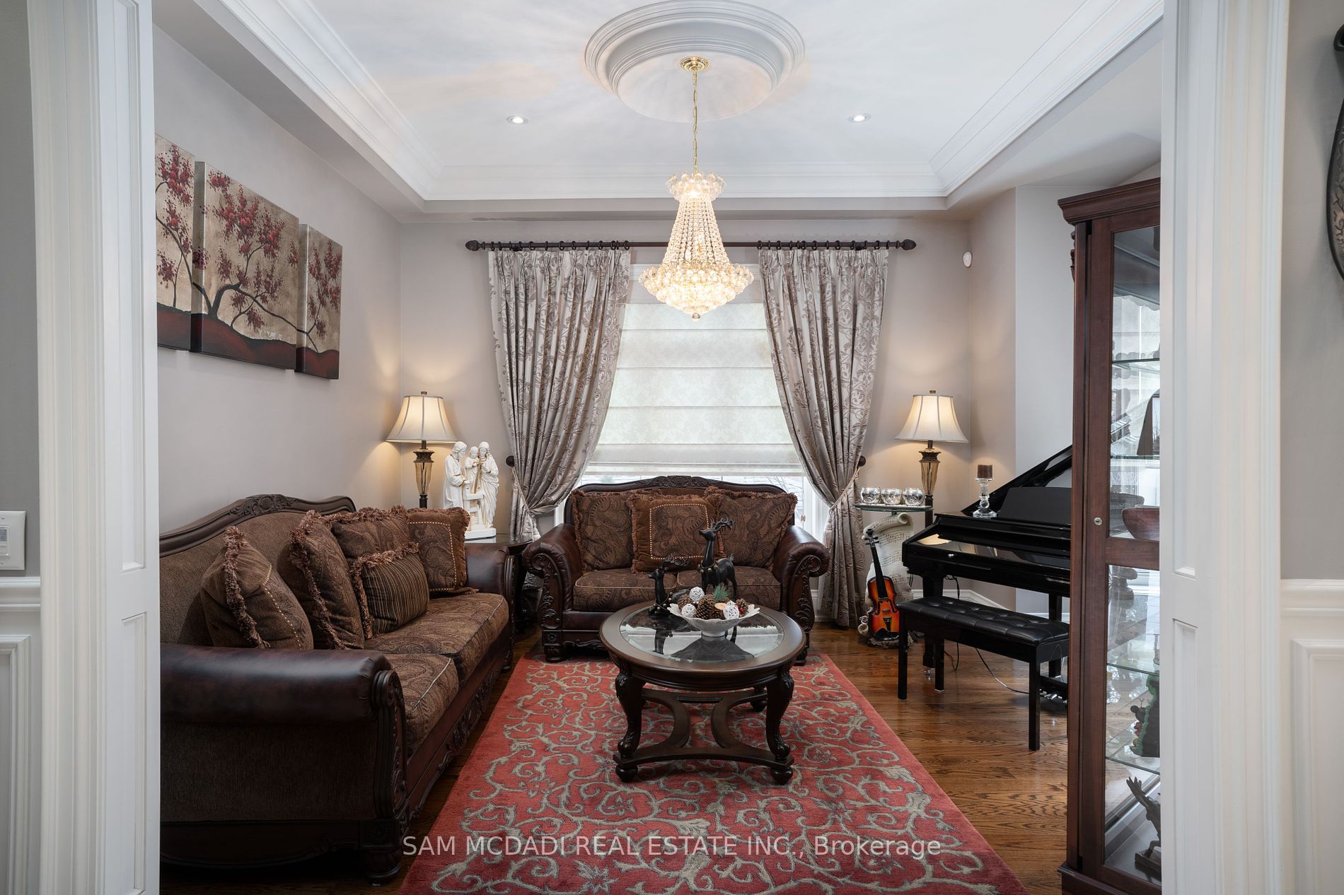 2513 Sharon Crescent