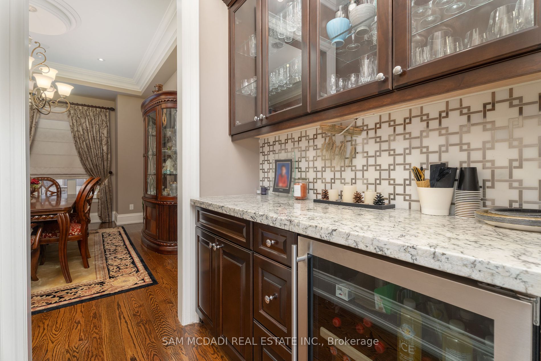 2513 Sharon Crescent