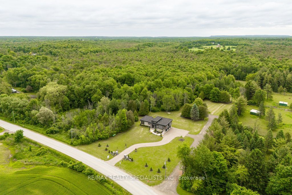 3232 20 Side Rd