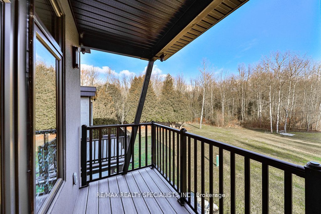 3232 20 Side Rd