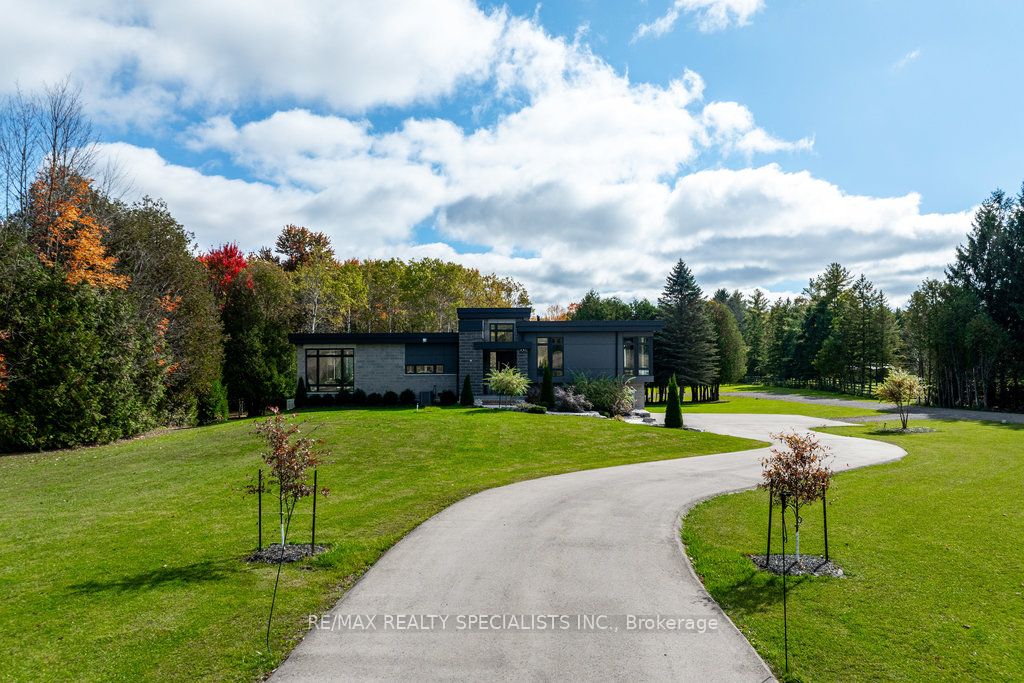 3232 20 Side Rd