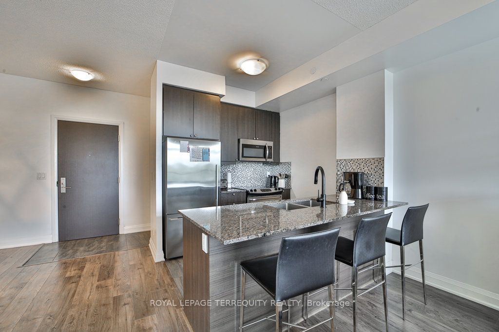 35 Fontenay Crt, #405