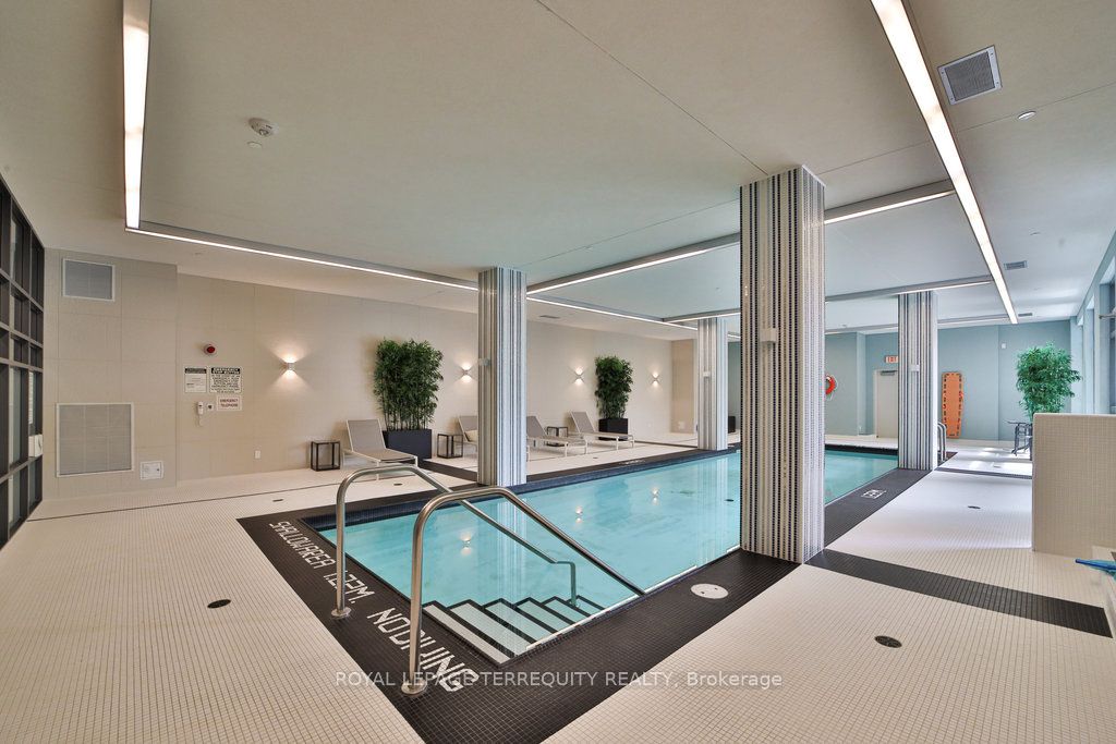 35 Fontenay Crt, #405