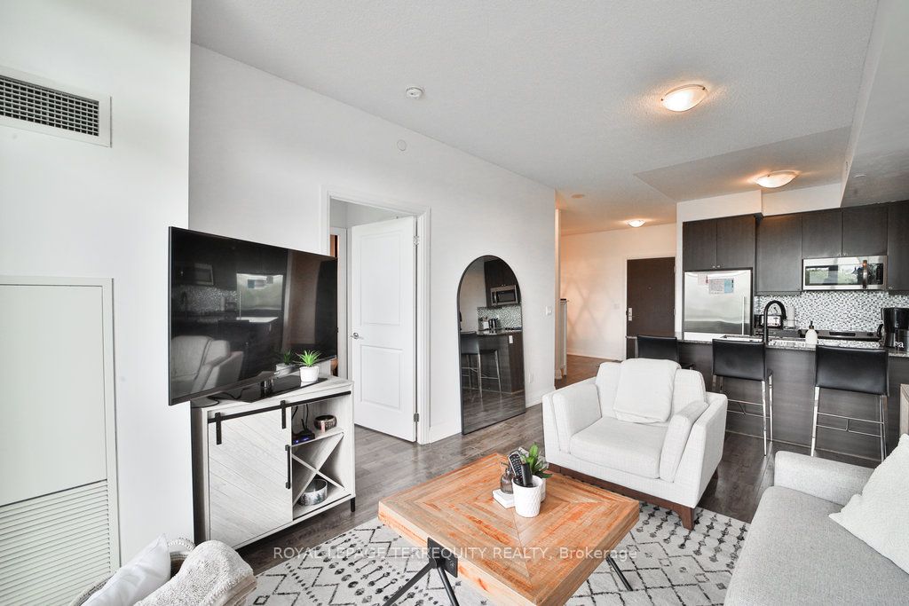 35 Fontenay Crt, #405