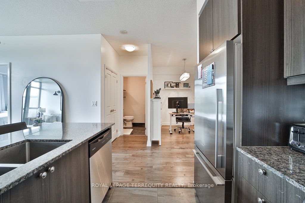 35 Fontenay Crt, #405