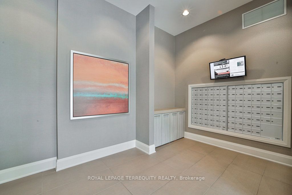 35 Fontenay Crt, #405