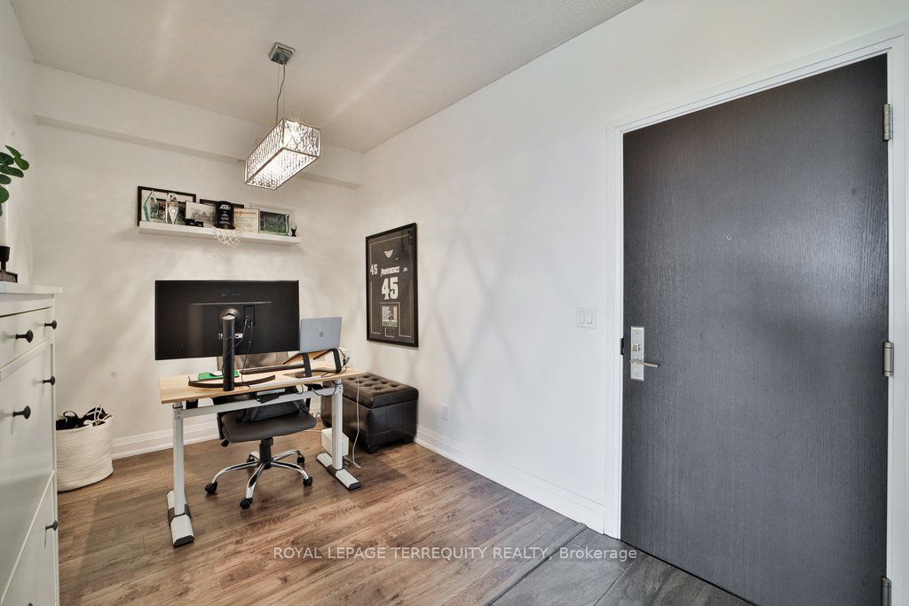 35 Fontenay Crt, #405