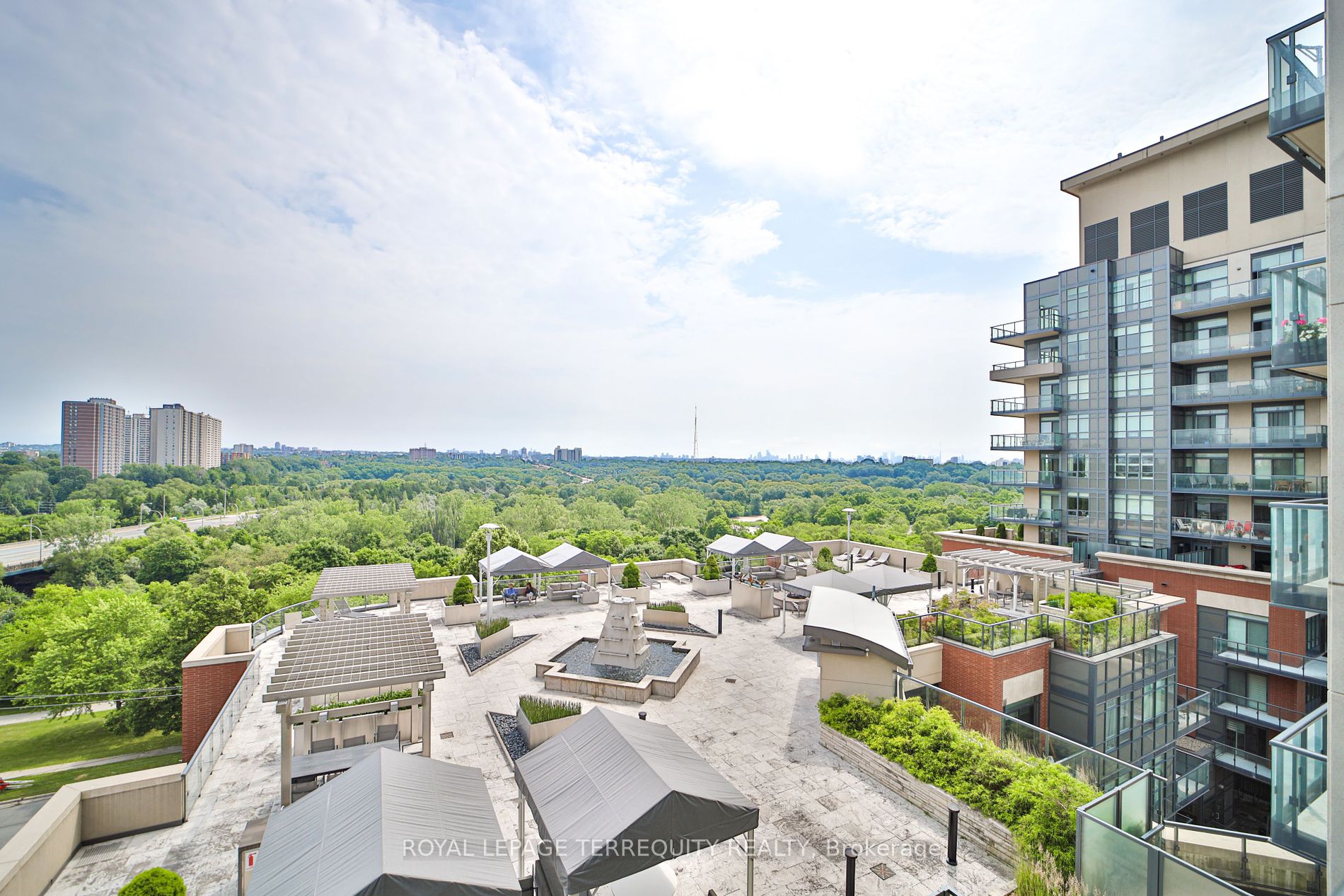 35 Fontenay Crt, #405