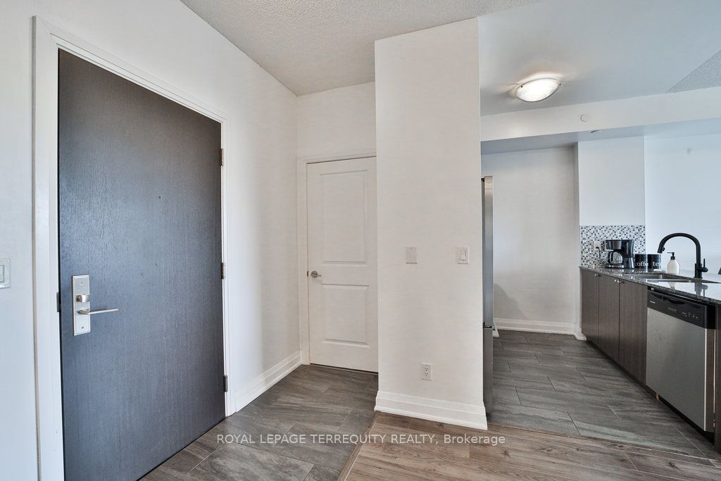 35 Fontenay Crt, #405