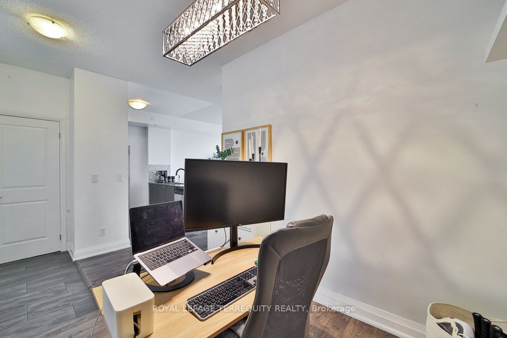 35 Fontenay Crt, #405