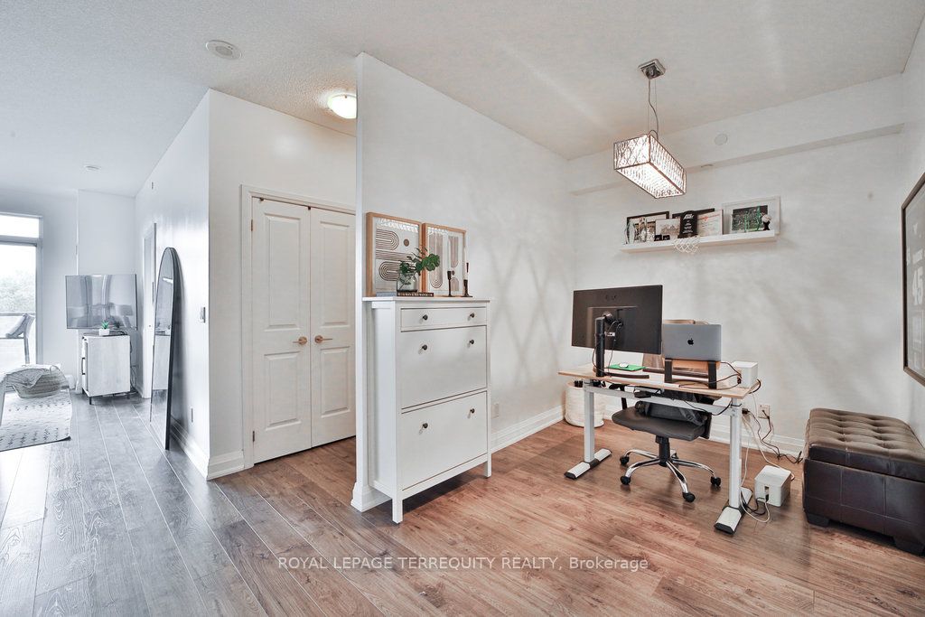 35 Fontenay Crt, #405