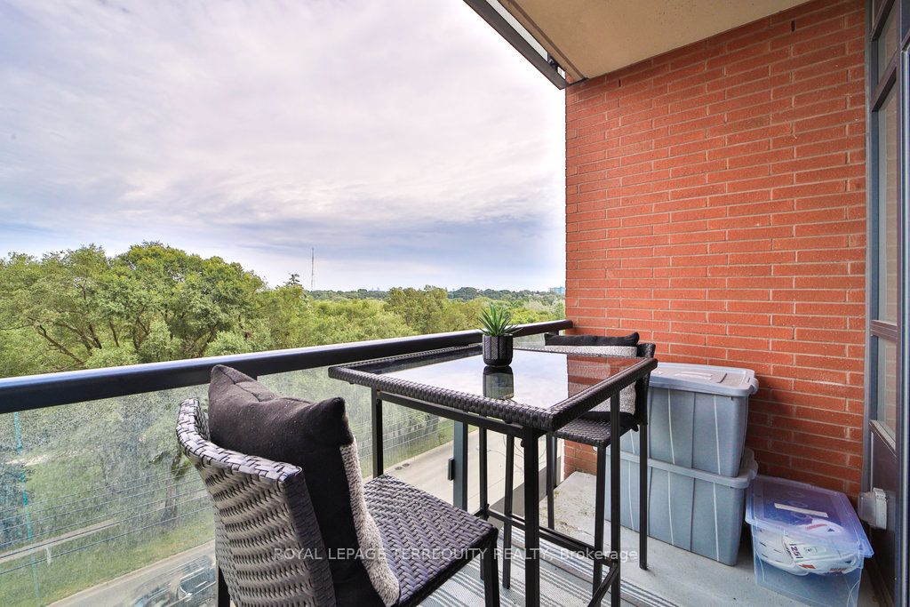 35 Fontenay Crt, #405