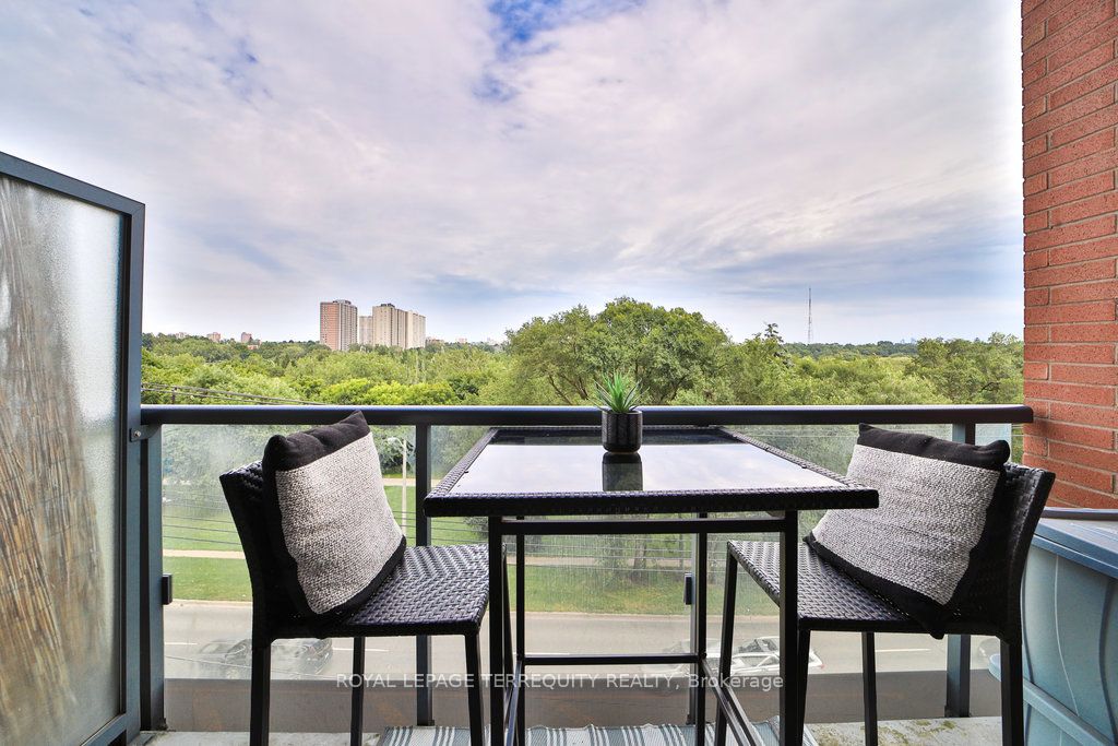 35 Fontenay Crt, #405