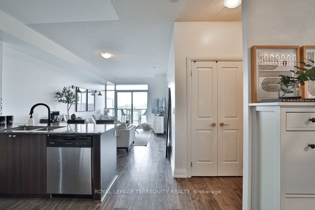 35 Fontenay Crt, #405