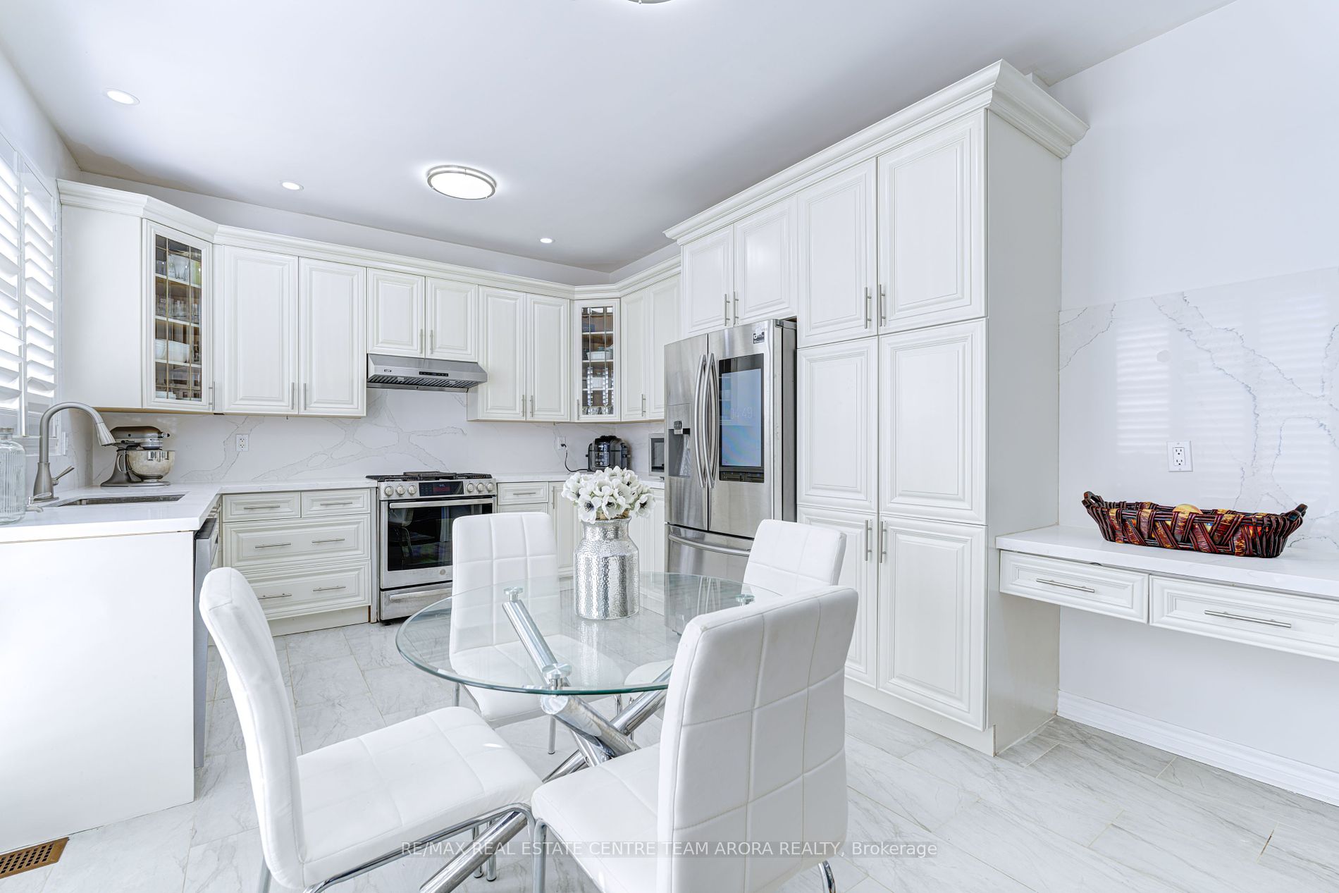 380 Brisdale Dr