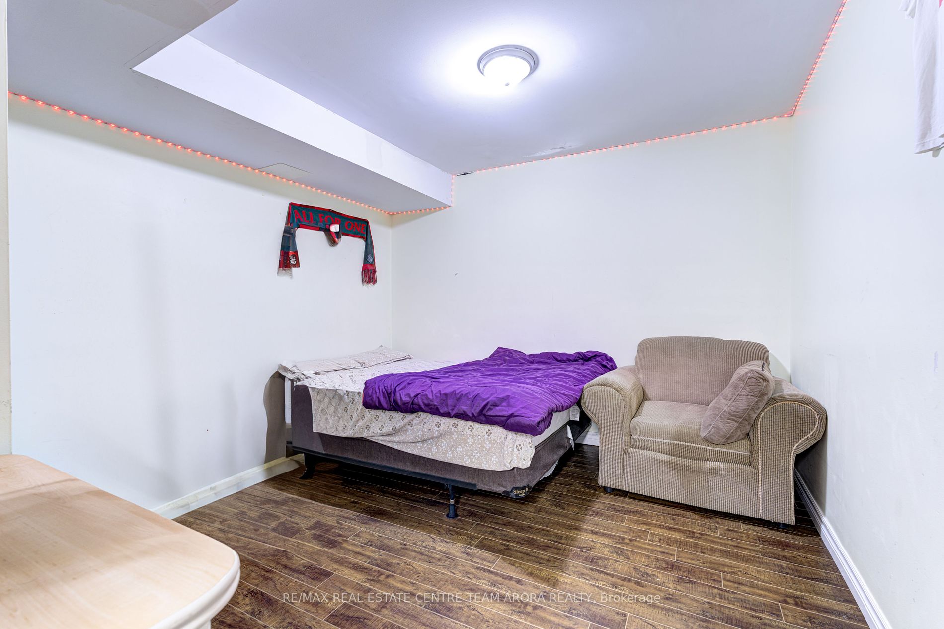 380 Brisdale Dr