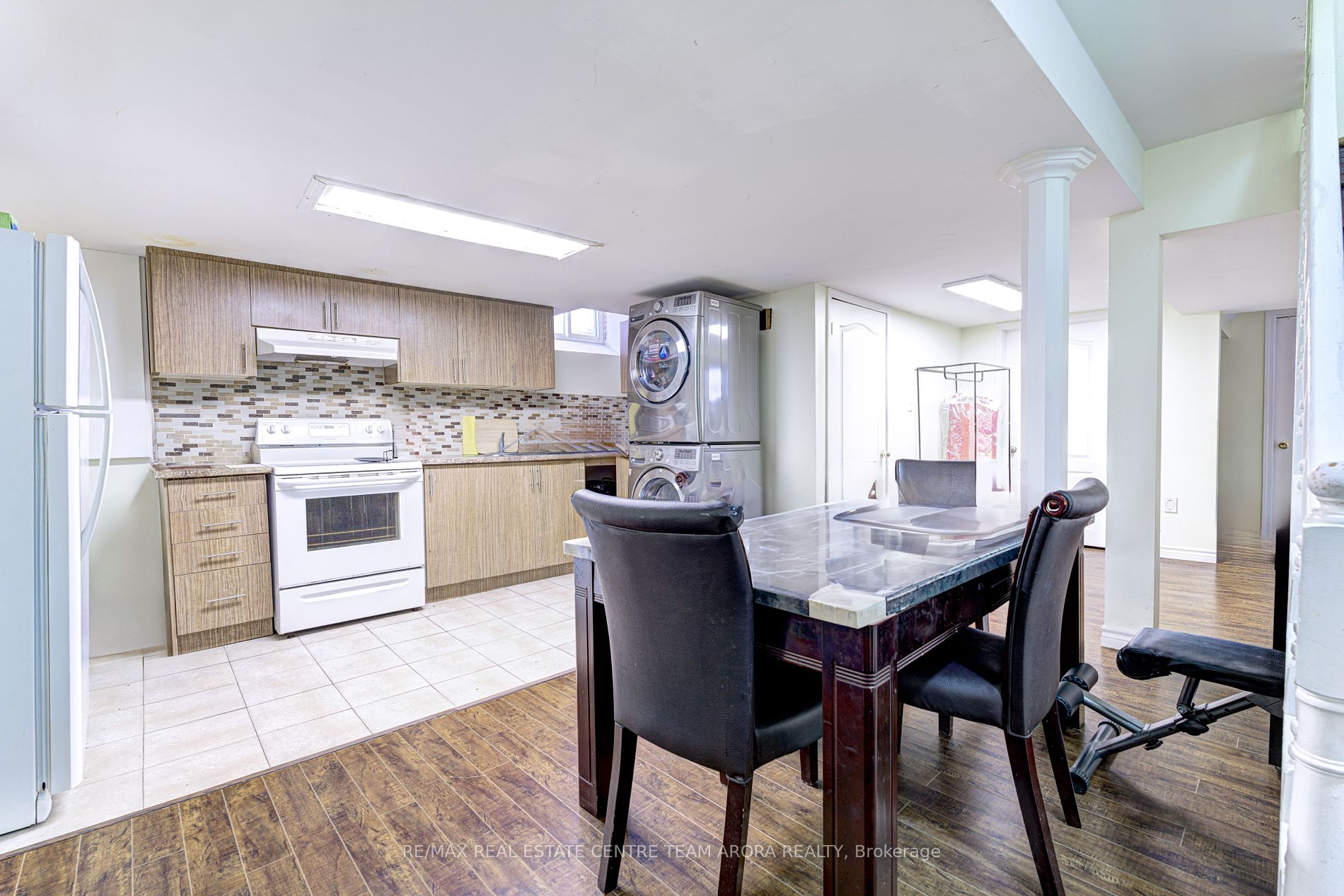 380 Brisdale Dr