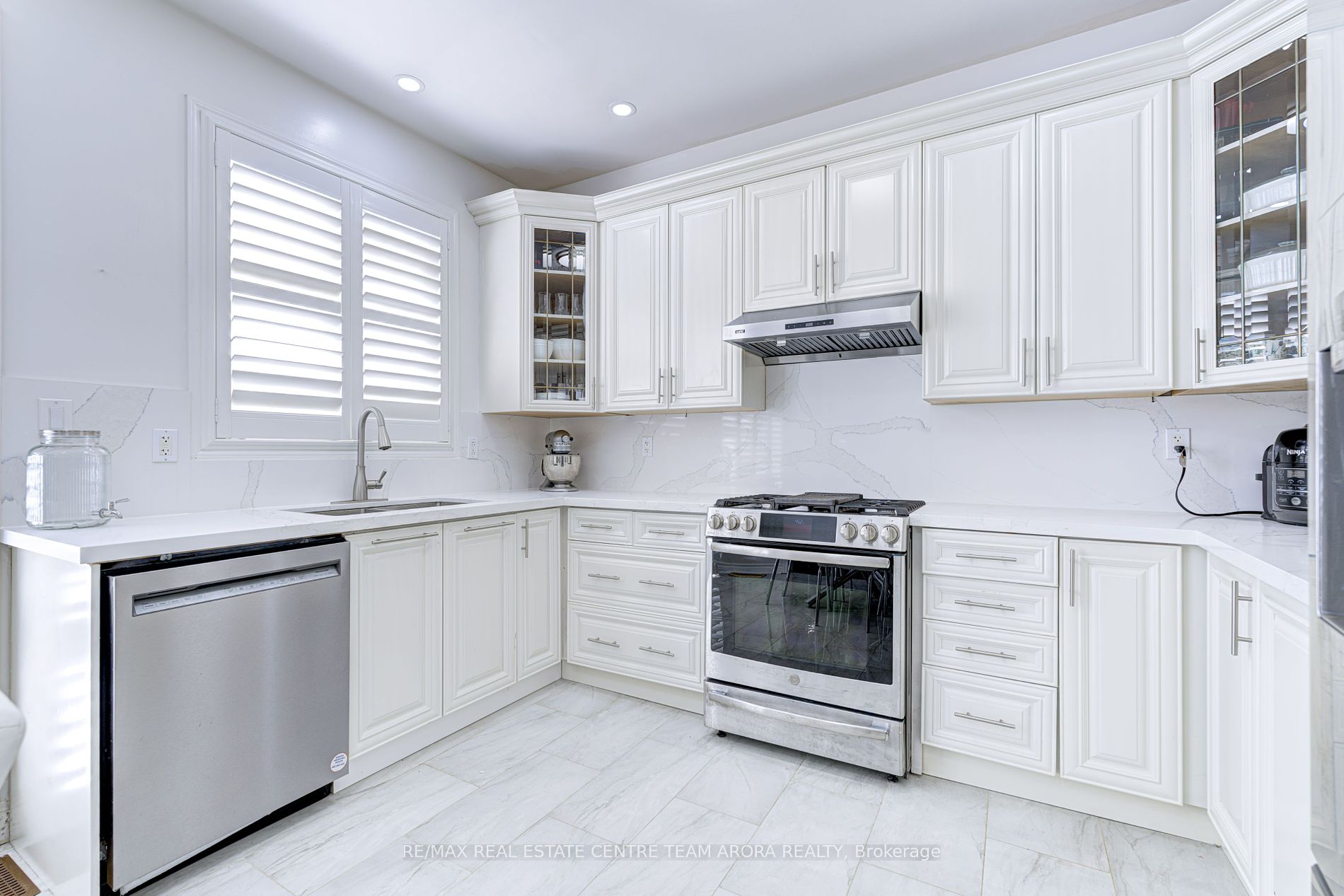 380 Brisdale Dr