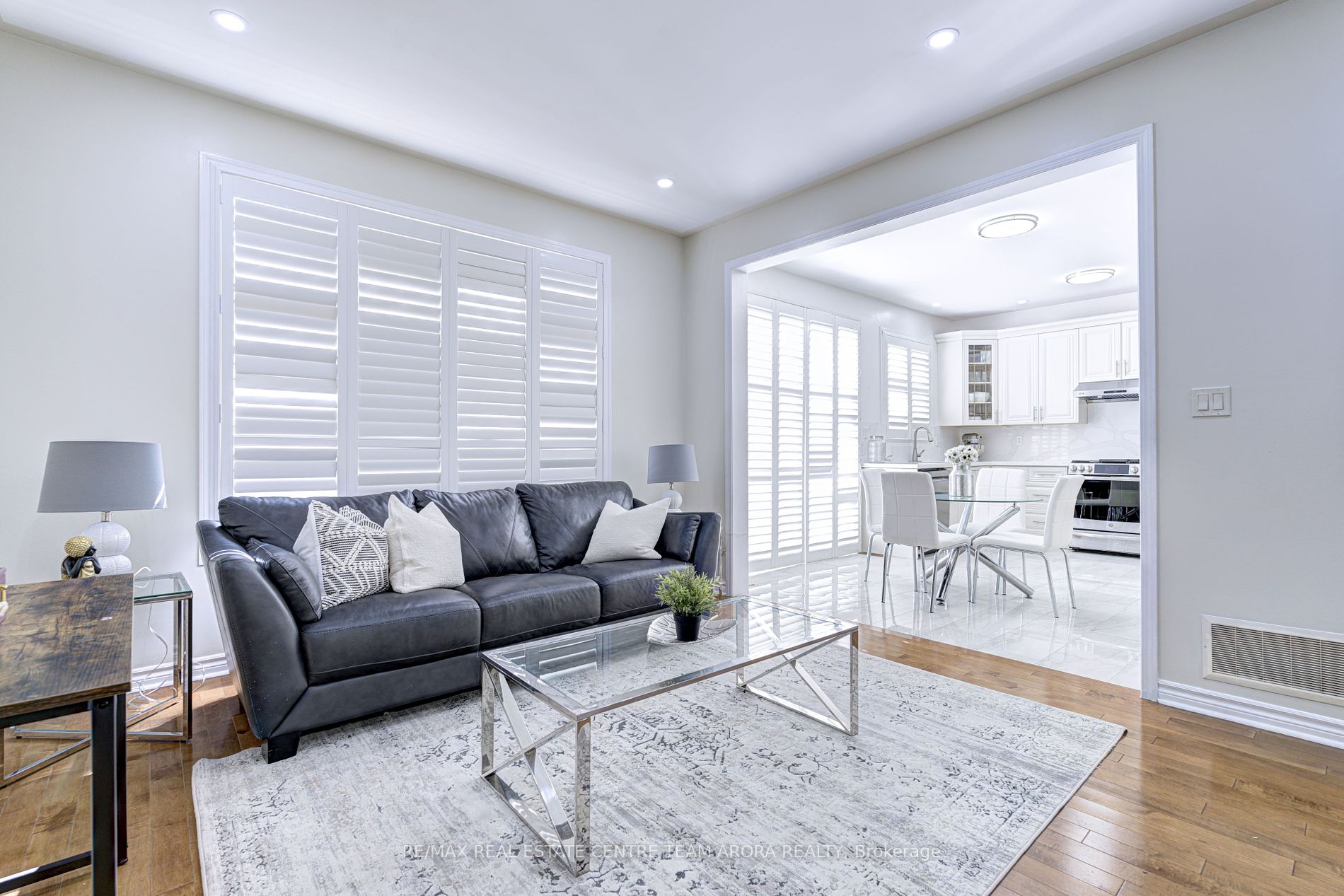 380 Brisdale Dr