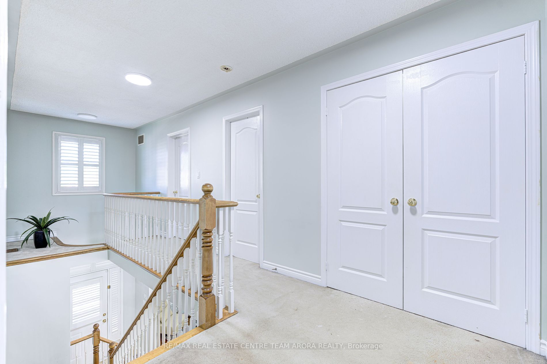 380 Brisdale Dr