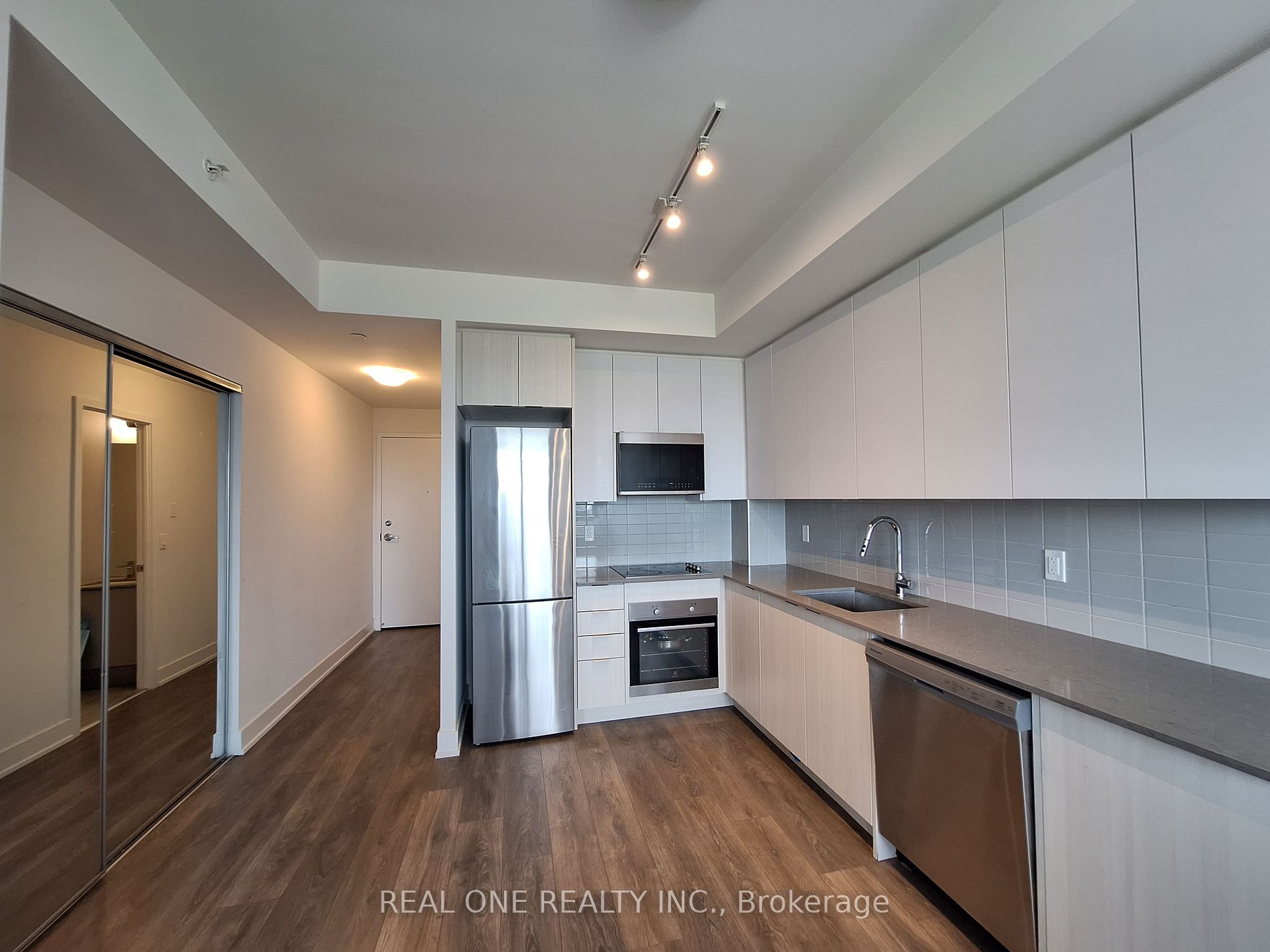 297 Oak Walk Drive, #706