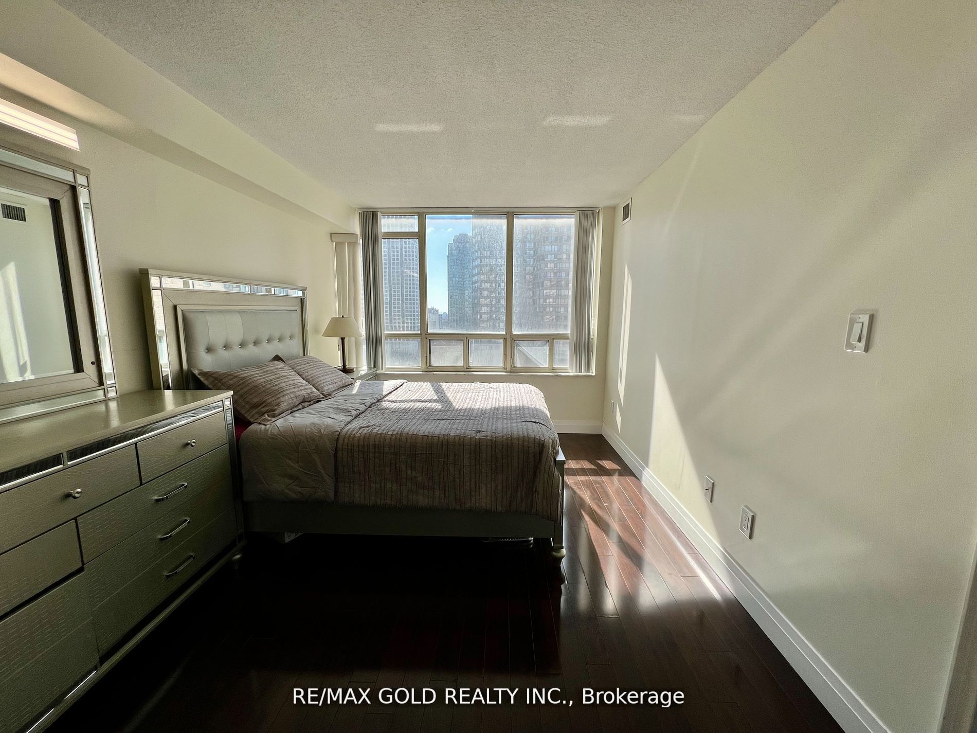 265 Enfield Place #903