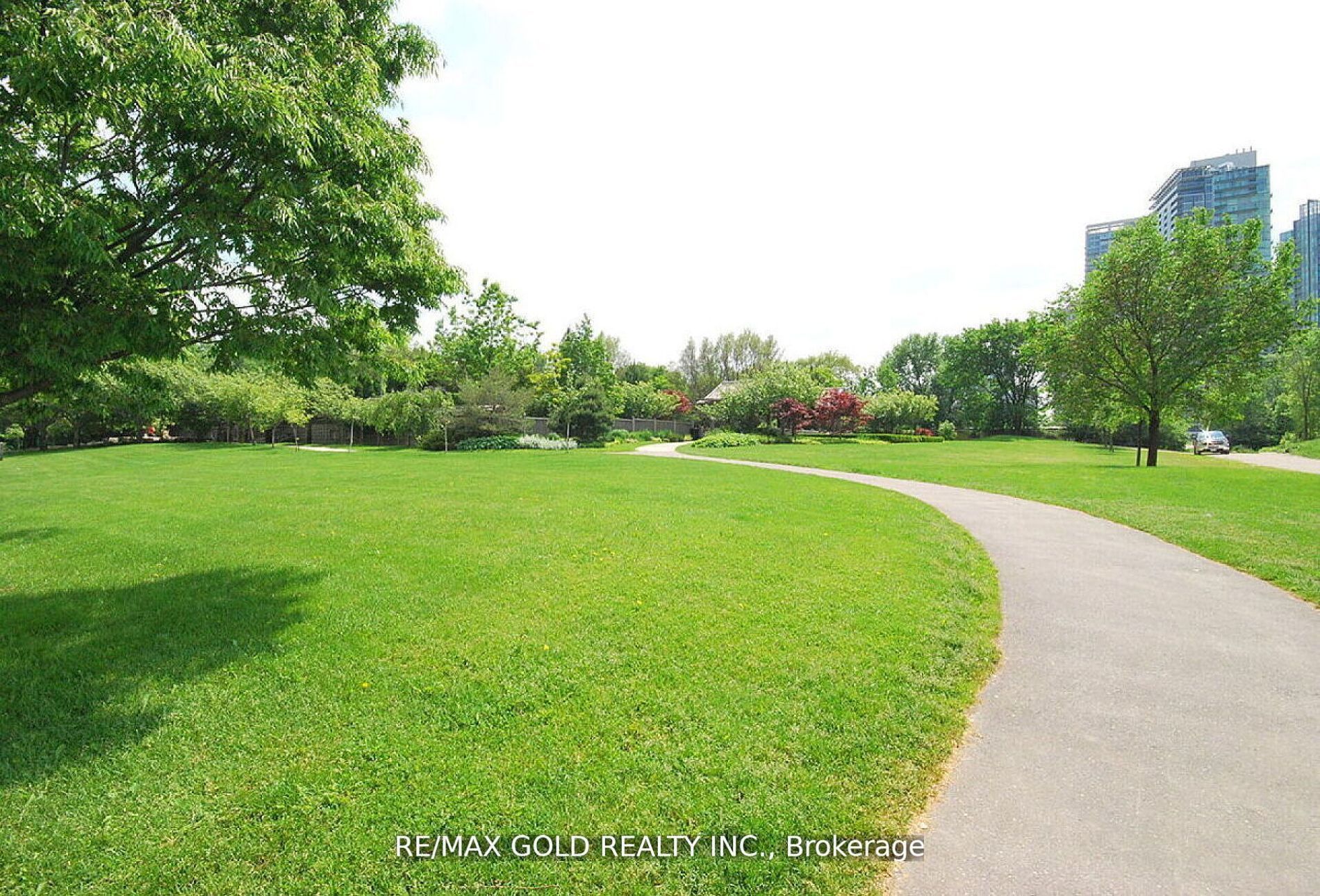 265 Enfield Place #903