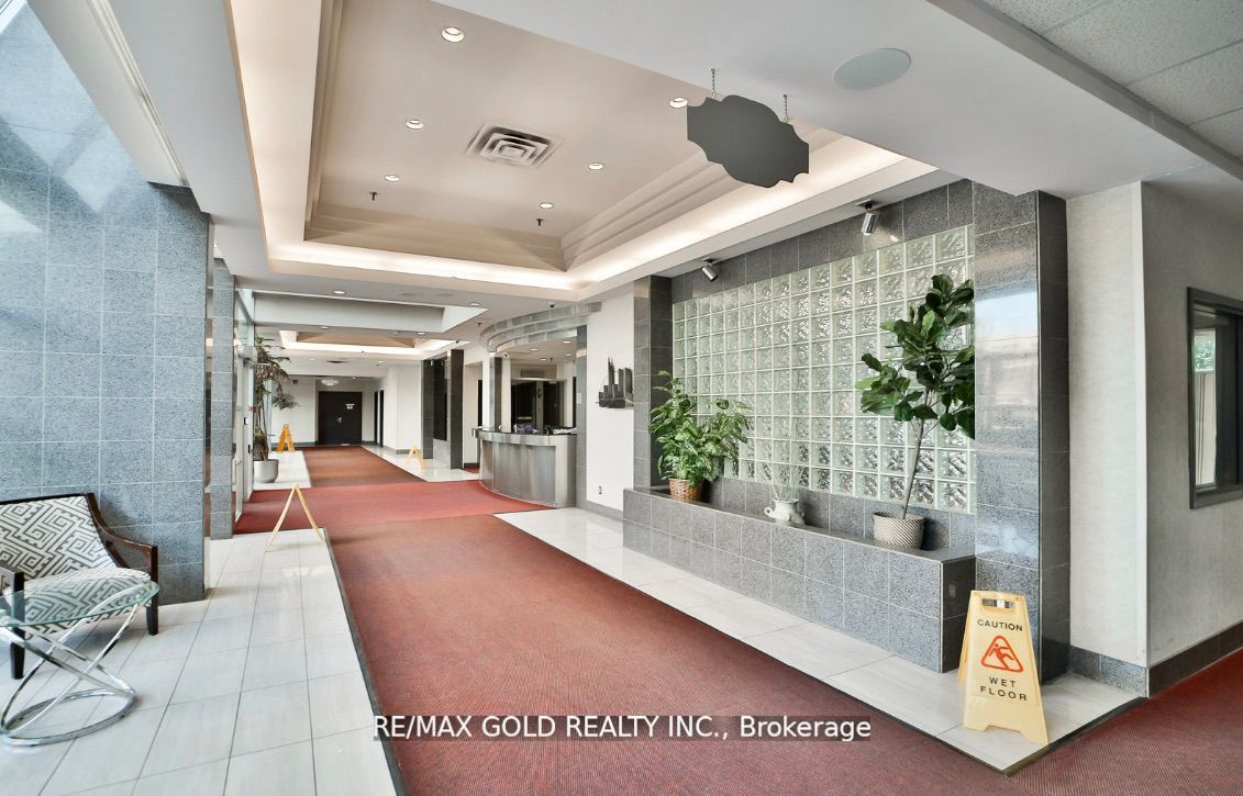 265 Enfield Place #903