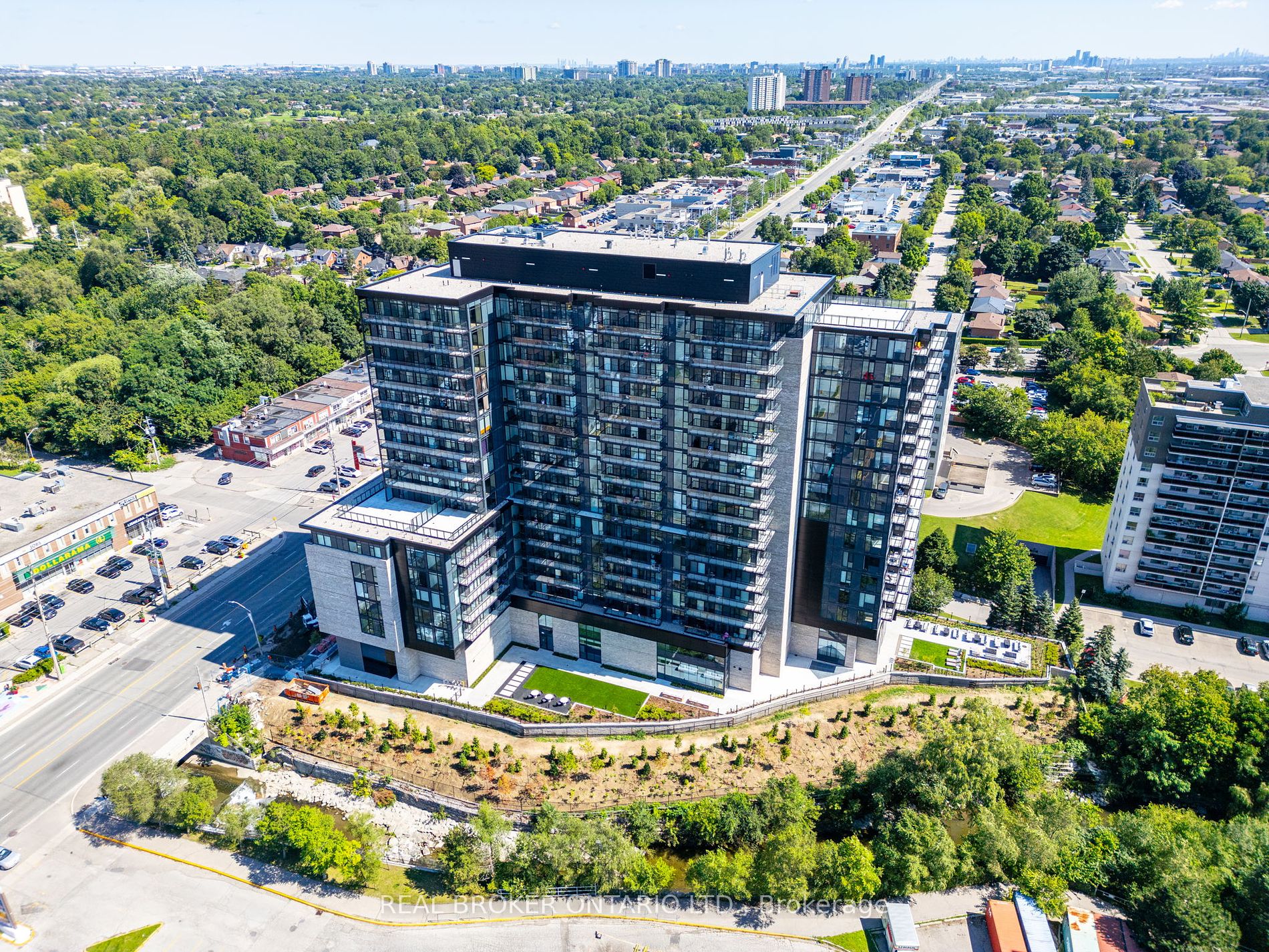 86 Dundas Street E #1602