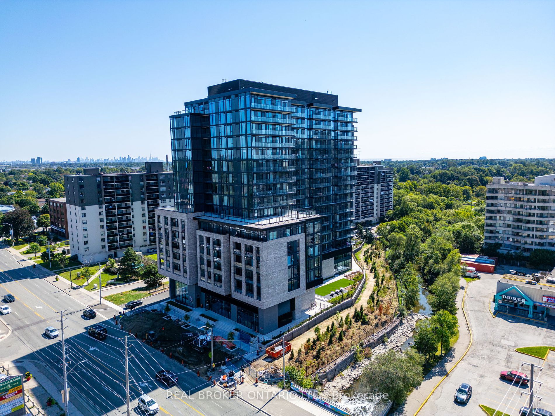 86 Dundas Street E #1602