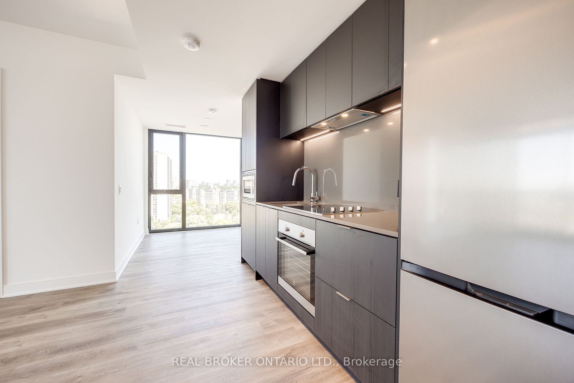 86 Dundas Street E #1602