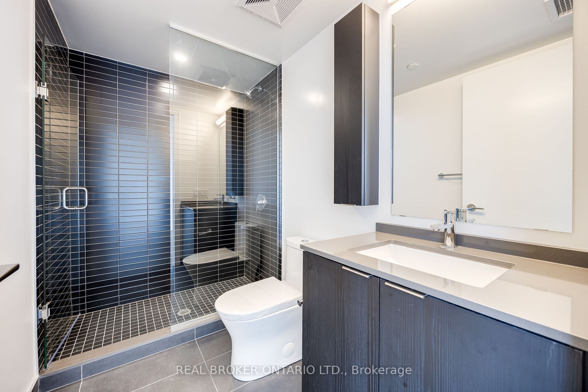 86 Dundas Street E #1602