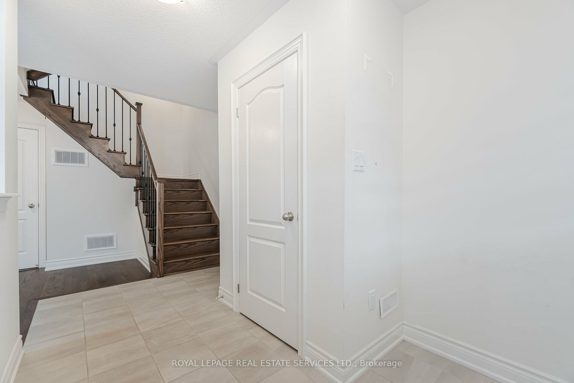 20 Brushwood Dr