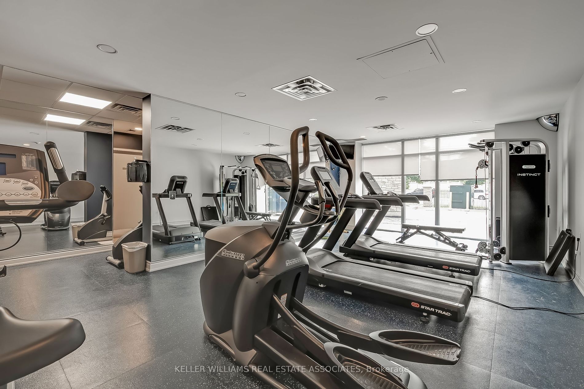 200 Burnhamthorpe Rd E, #304