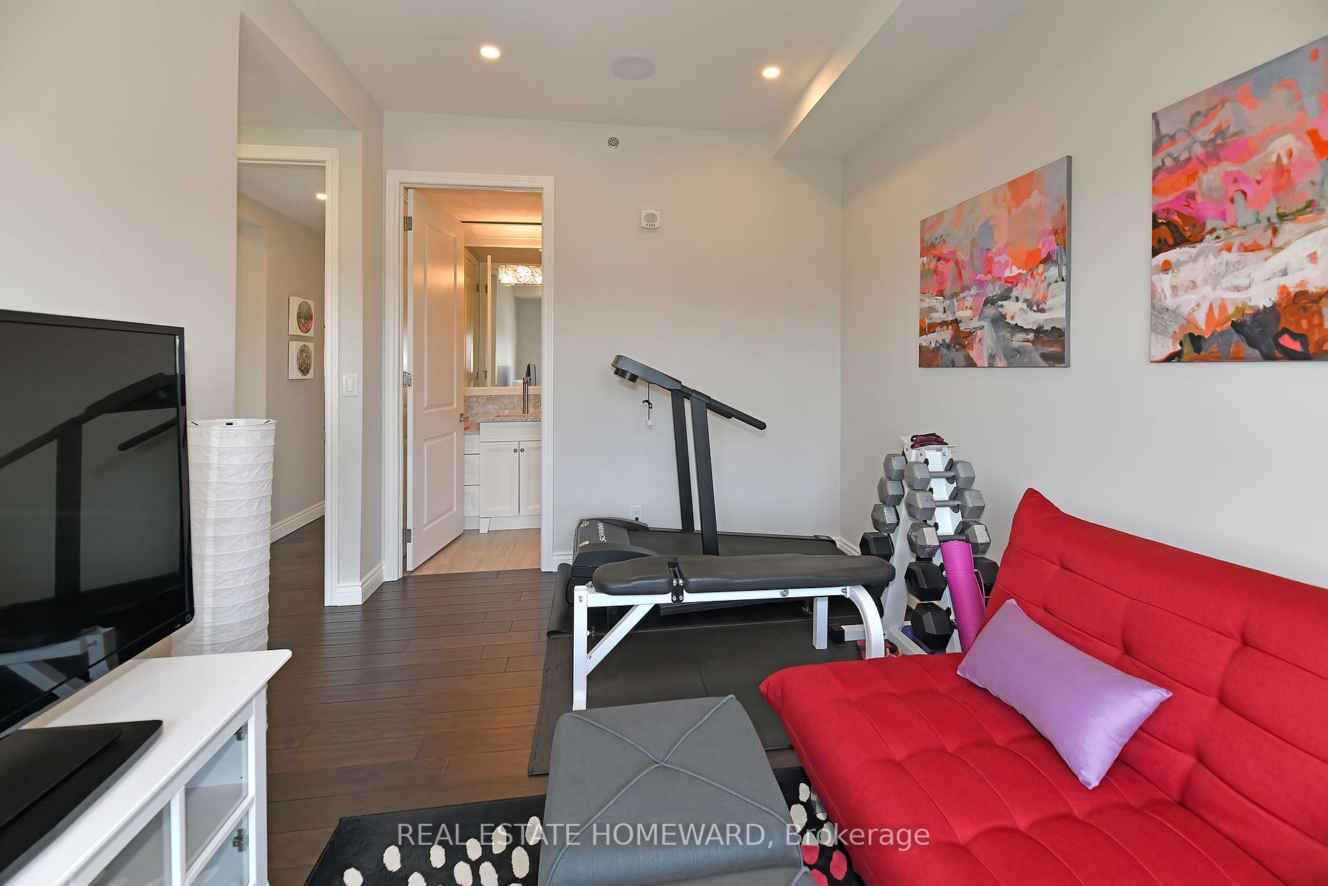 34 Plains Road E #605