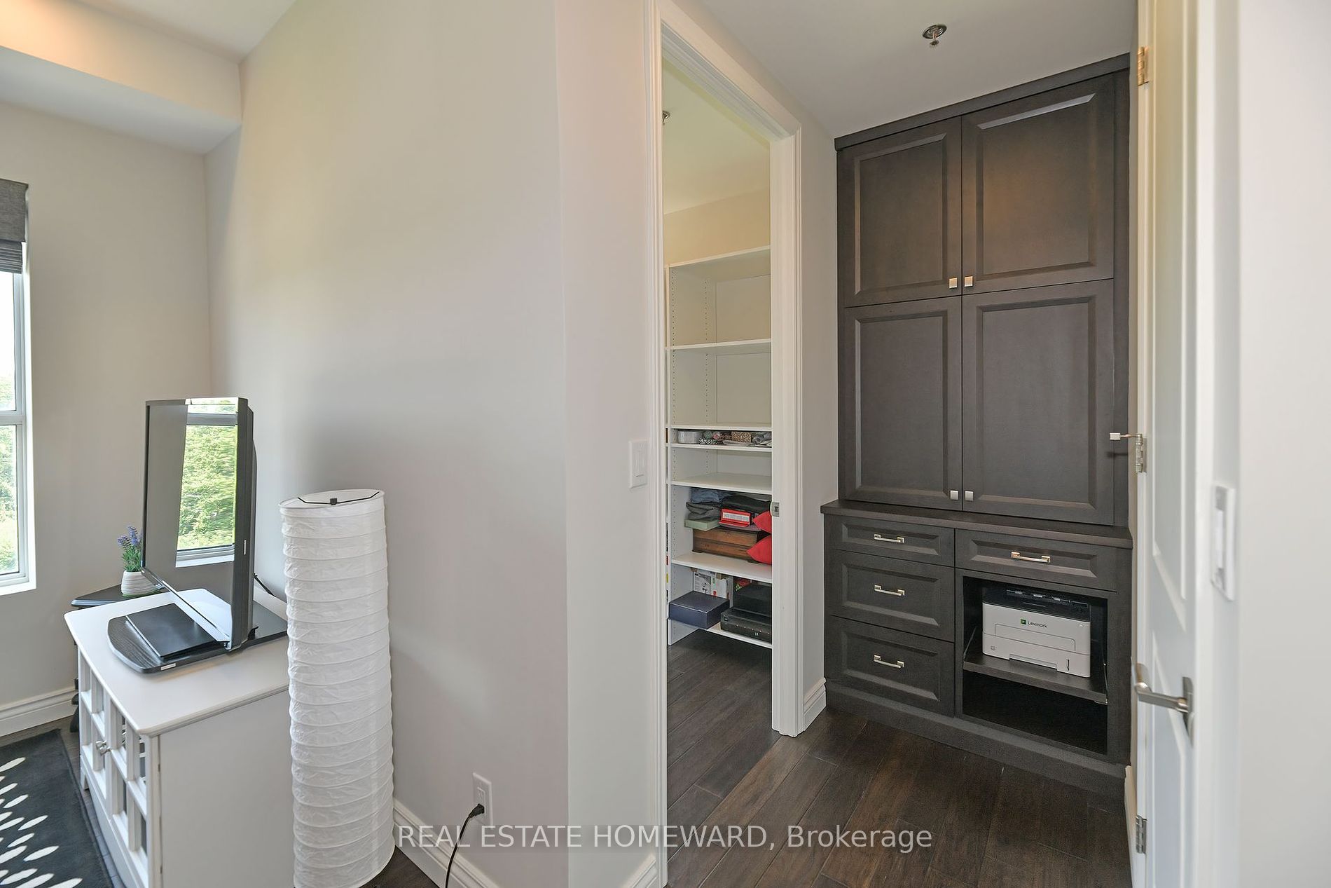 34 Plains Road E #605