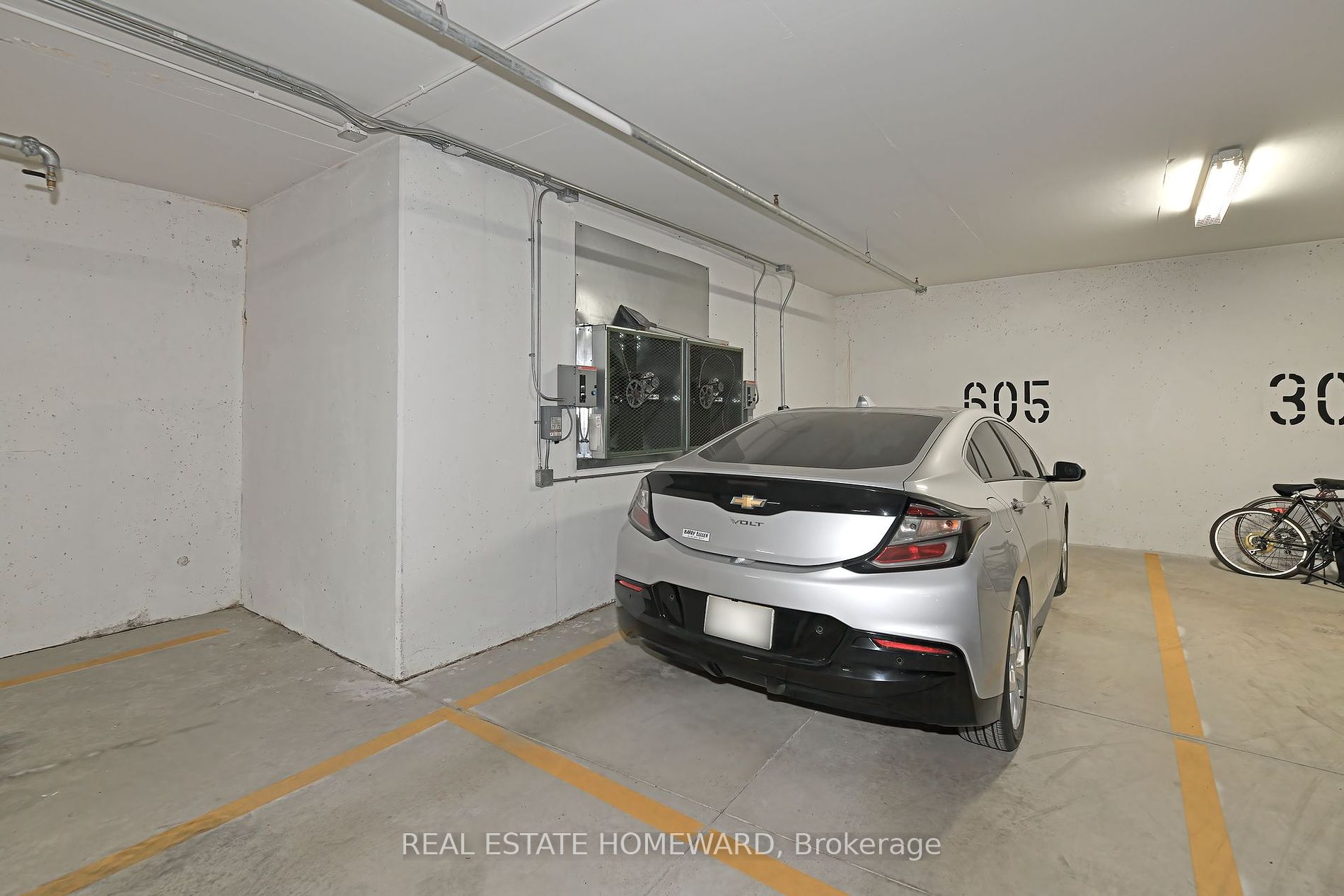 34 Plains Road E #605