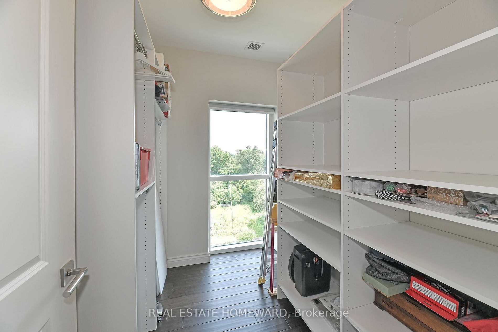 34 Plains Road E #605
