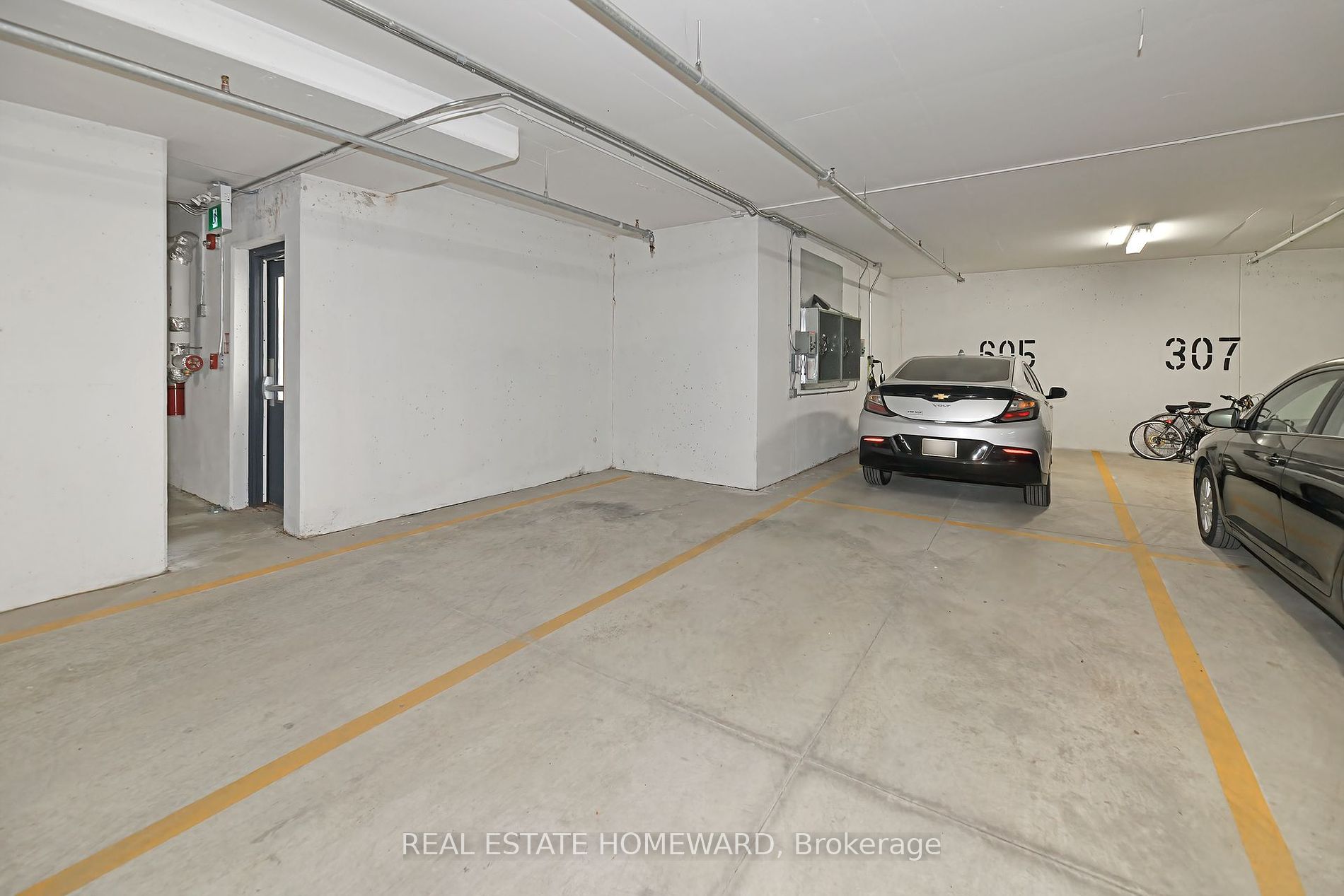 34 Plains Road E #605