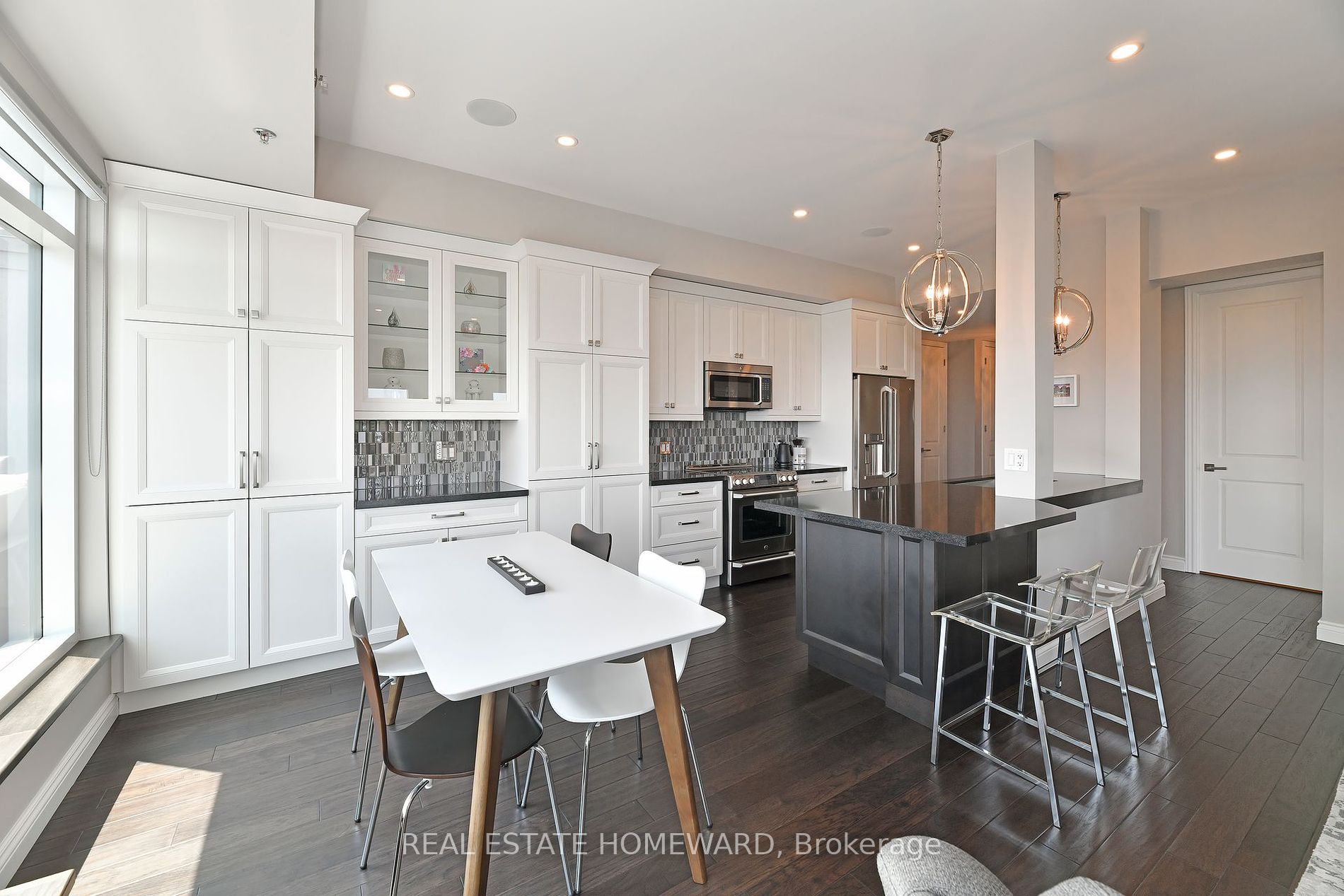 34 Plains Road E #605