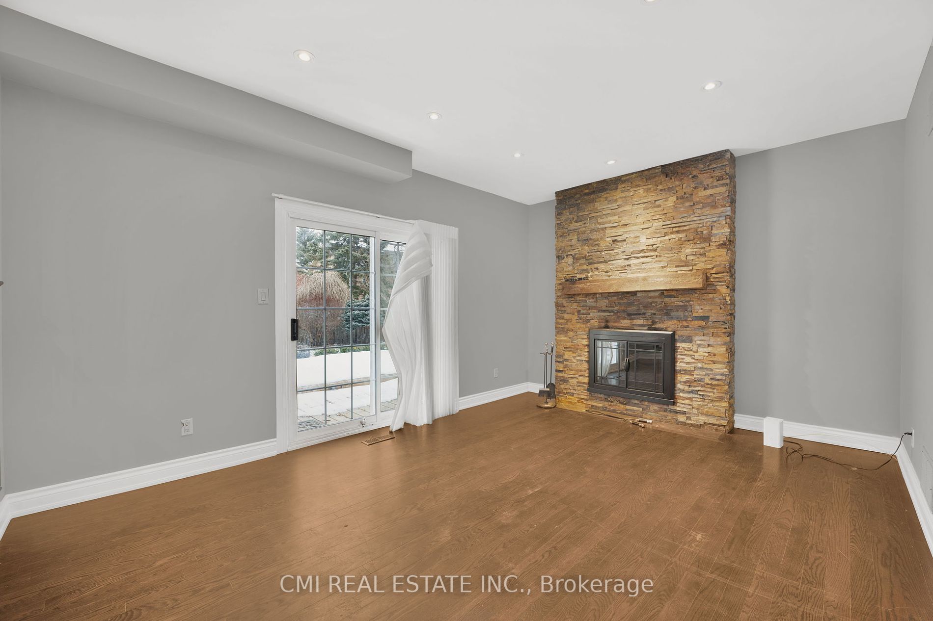 13 Axminster Rd