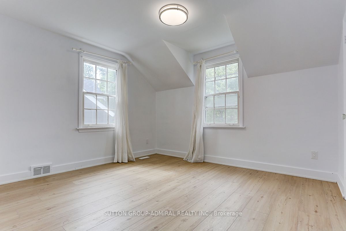 25 Howard Avenue