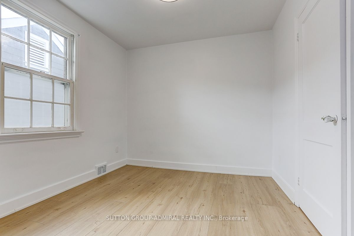 25 Howard Avenue