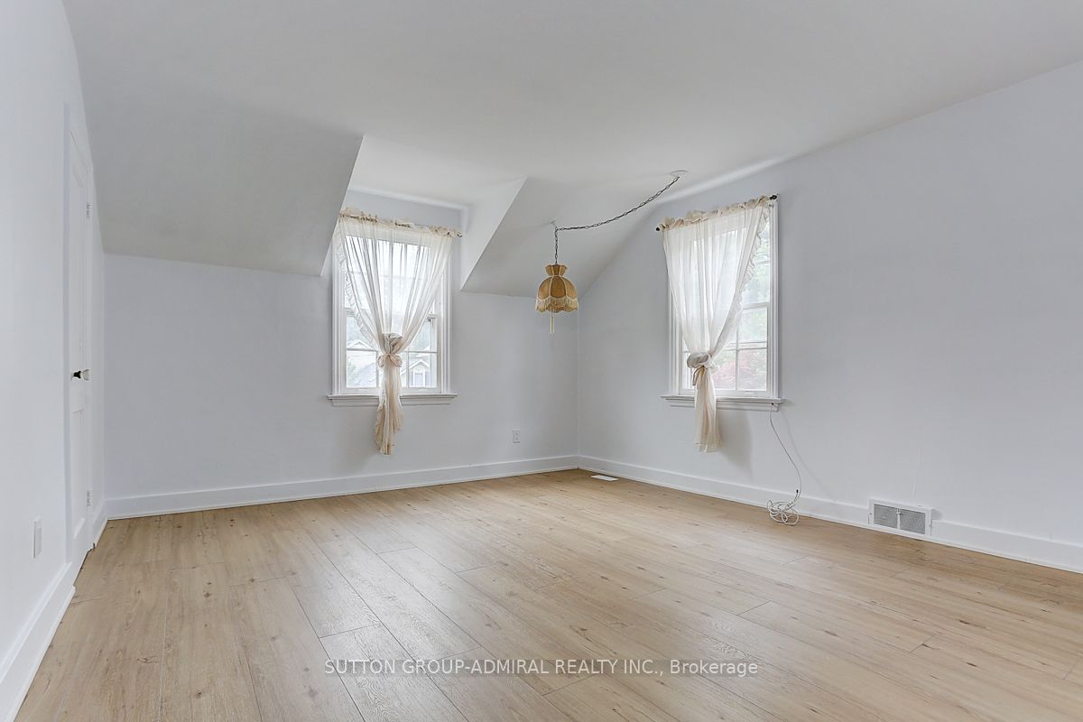 25 Howard Avenue