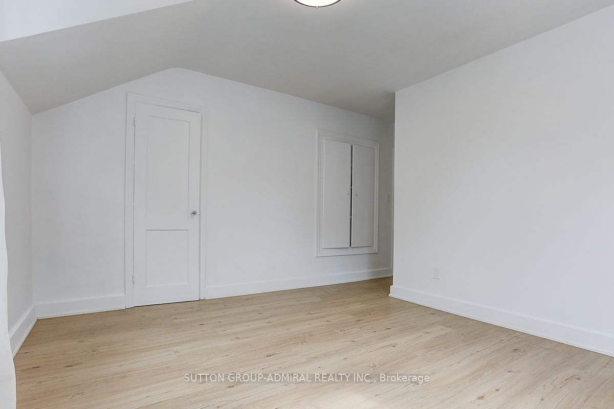 25 Howard Avenue