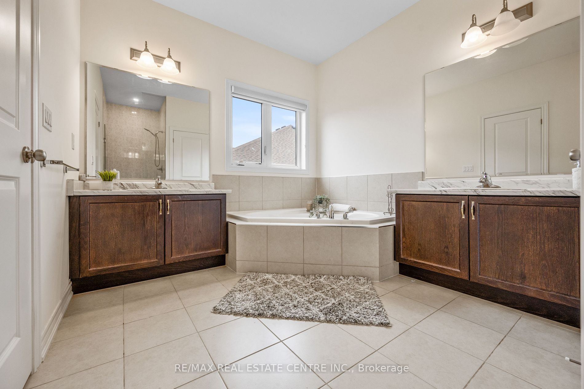 73 Donald Stewart Rd