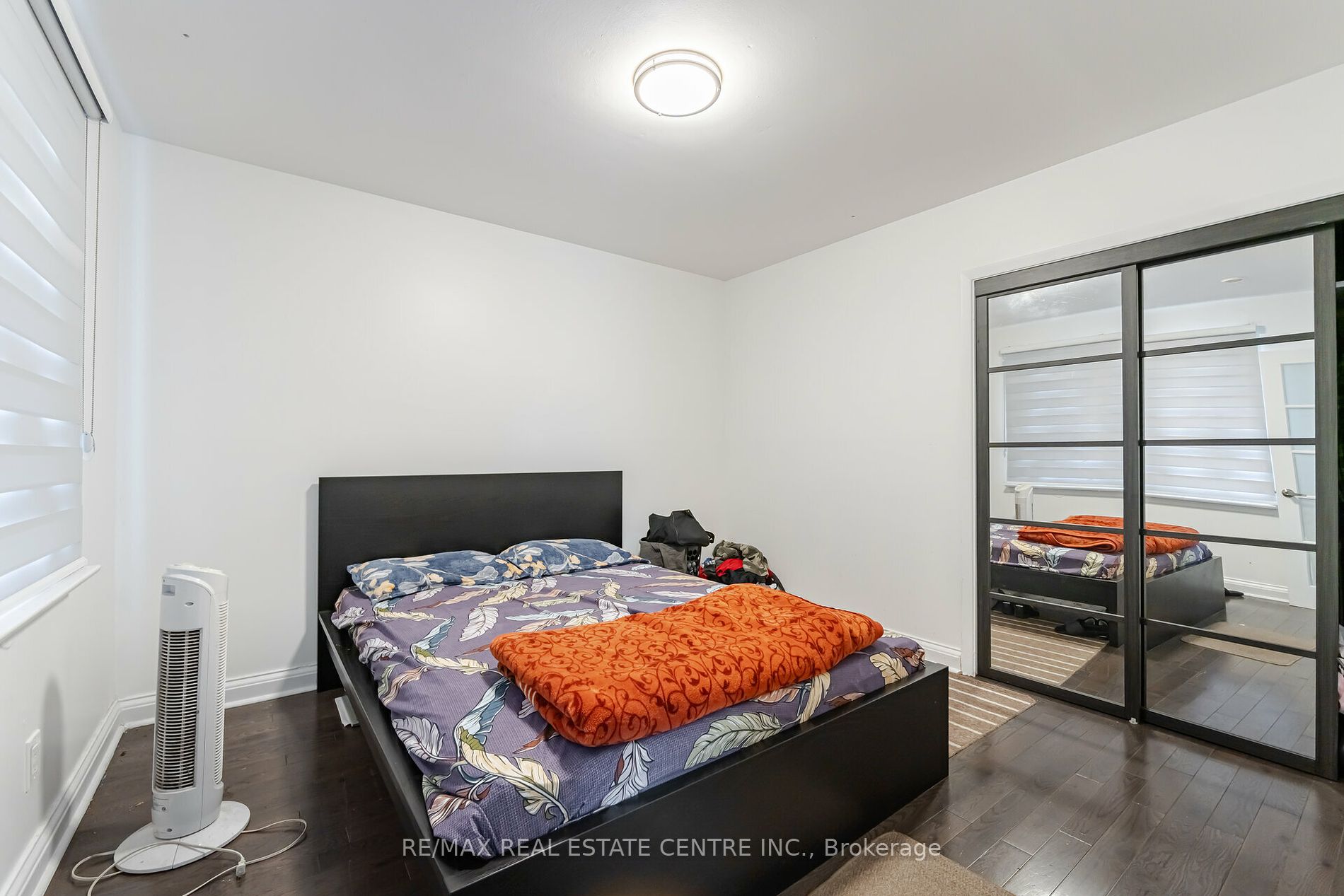90 Centre St S